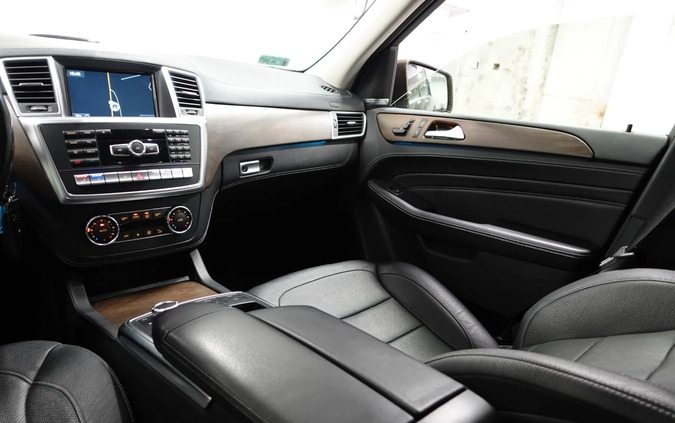 Mercedes-Benz ML cena 141900 przebieg: 152900, rok produkcji 2015 z Tychowo małe 781